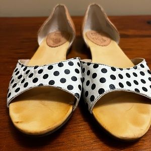 Latigo Mollee 7.5 peep toe sandals flats leather polka dot tan